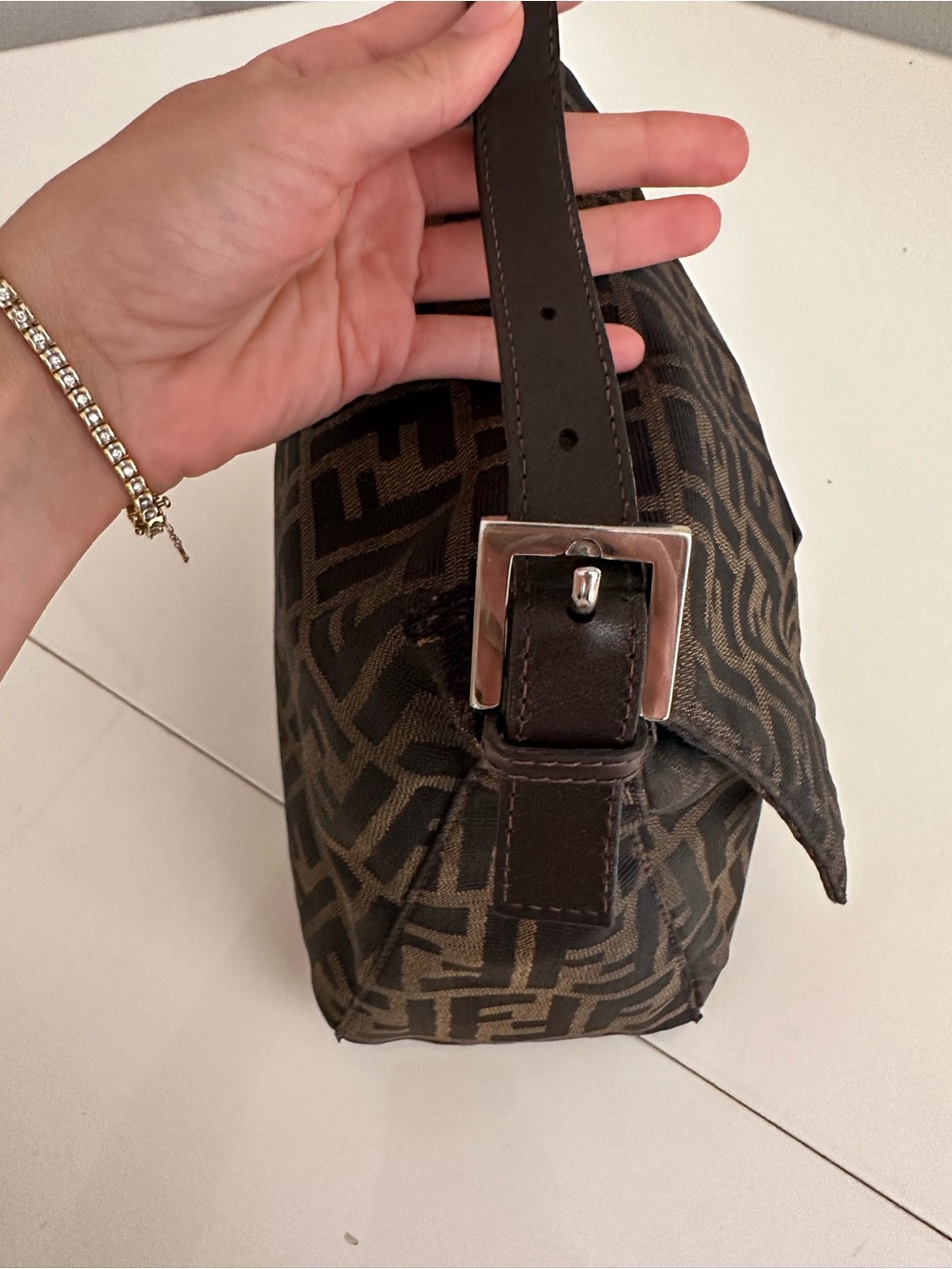 Fendi Black and Brown FF Logo Shoulder Bag - Picture 14 of 15